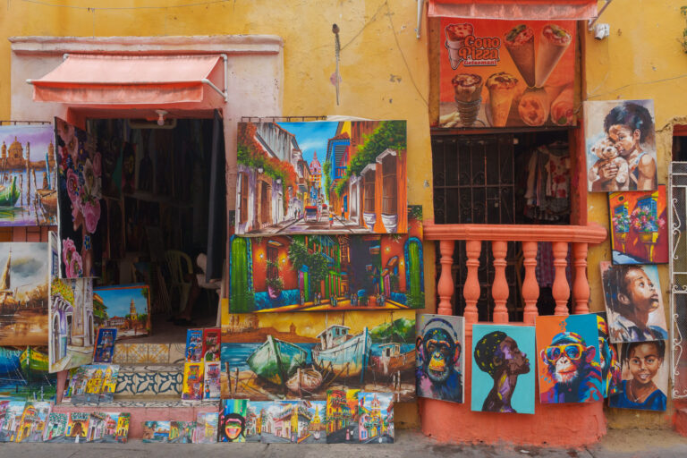 tipical house in cartagena selling paintings