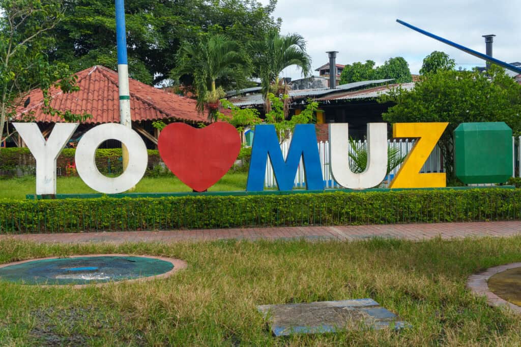 Letters sculpture at the Muzo city saying " I love Muzo"