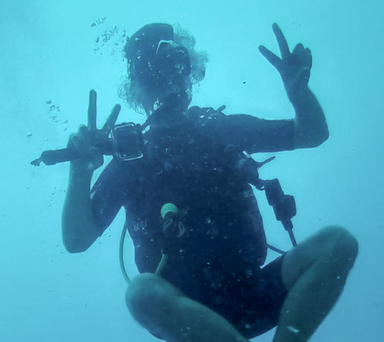 me (horizonhugo) posing for the photo underwater during a dive with cartagena Divers, Colombia