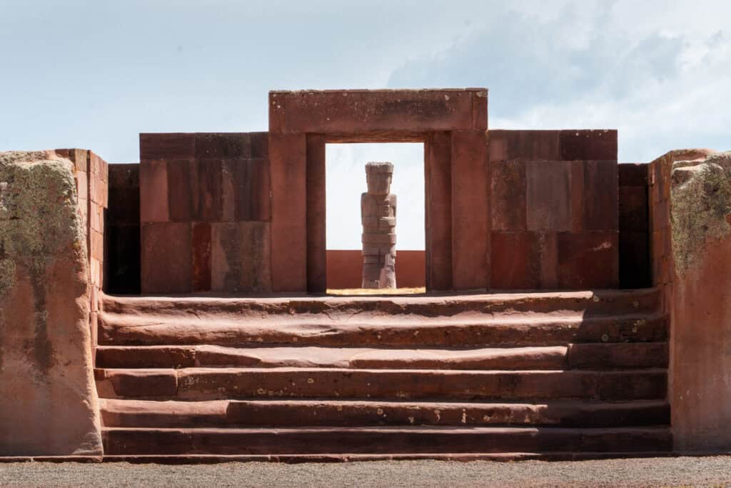 tiwanaku statue and door