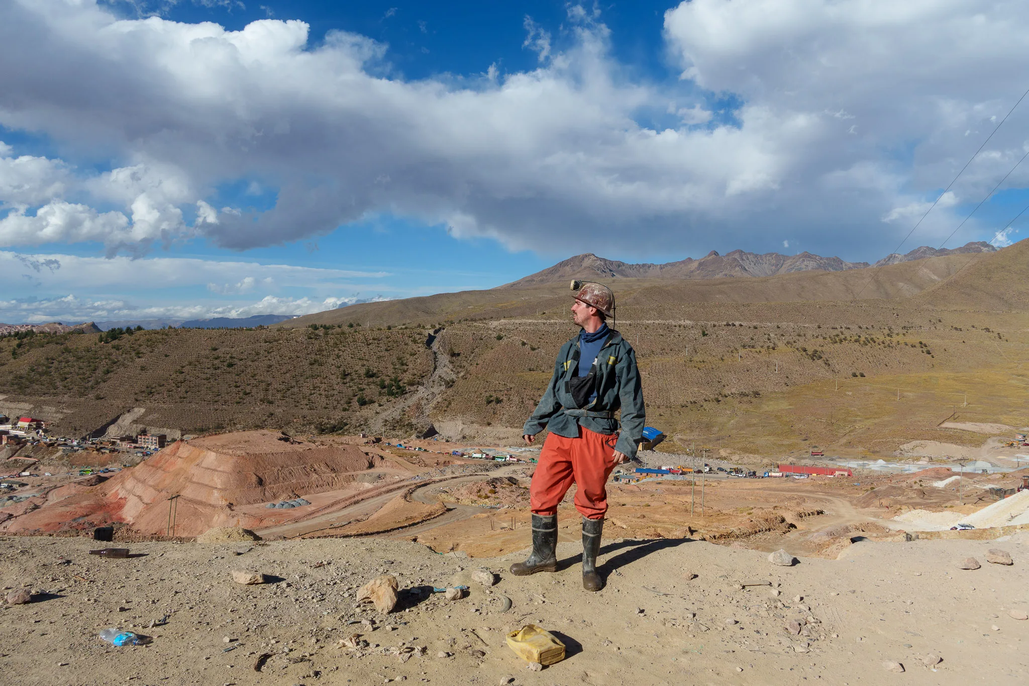 Me (HorizonHugo) fully equiped to visit the mines of Potosi, at Cerro Rico, Bolivia.