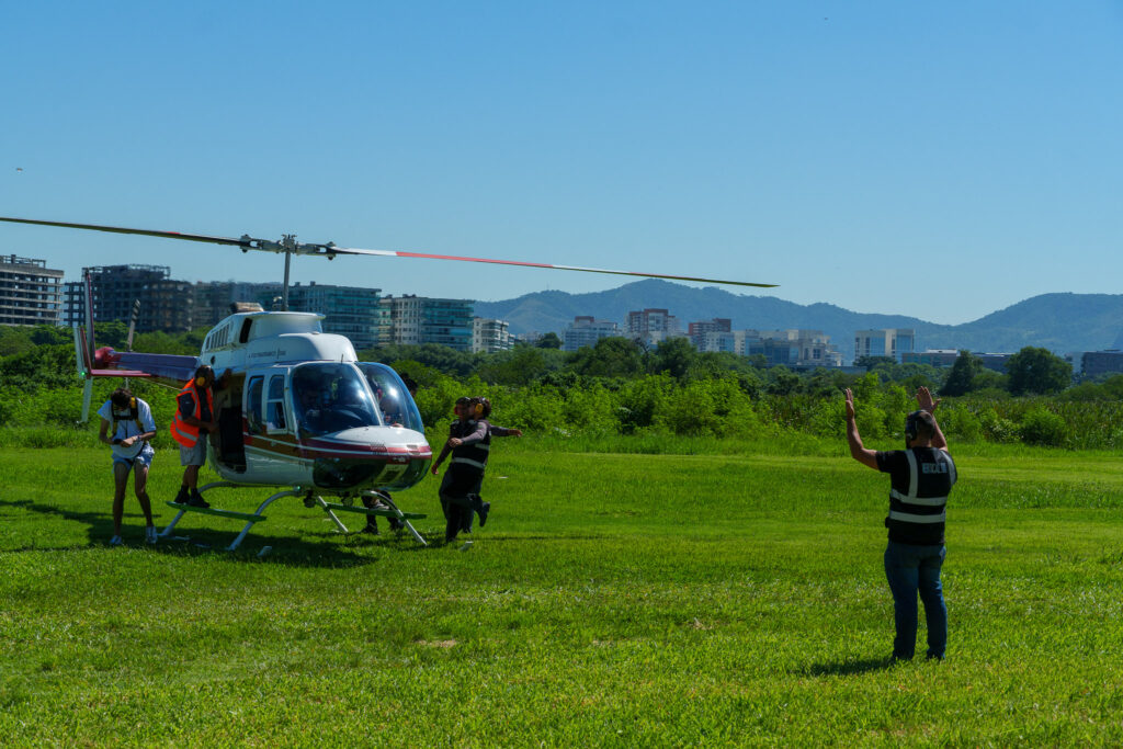 Helicopter with people going out, rio de janeiro, Brazil