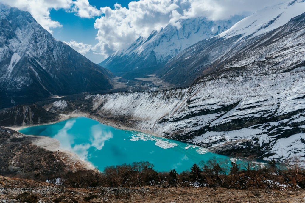 Glaciar lake nepal